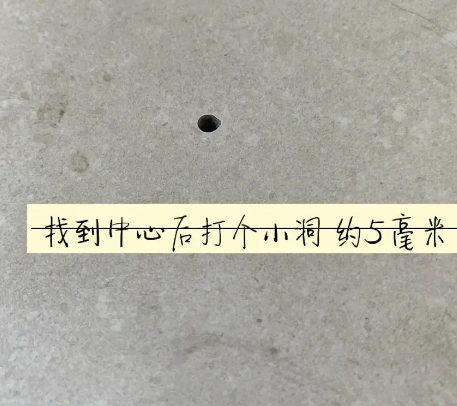 内江市瓷砖空鼓维修公司专业解答在瓷砖铺贴过程中，如果砂料搅拌不均匀，将会带来以下问题